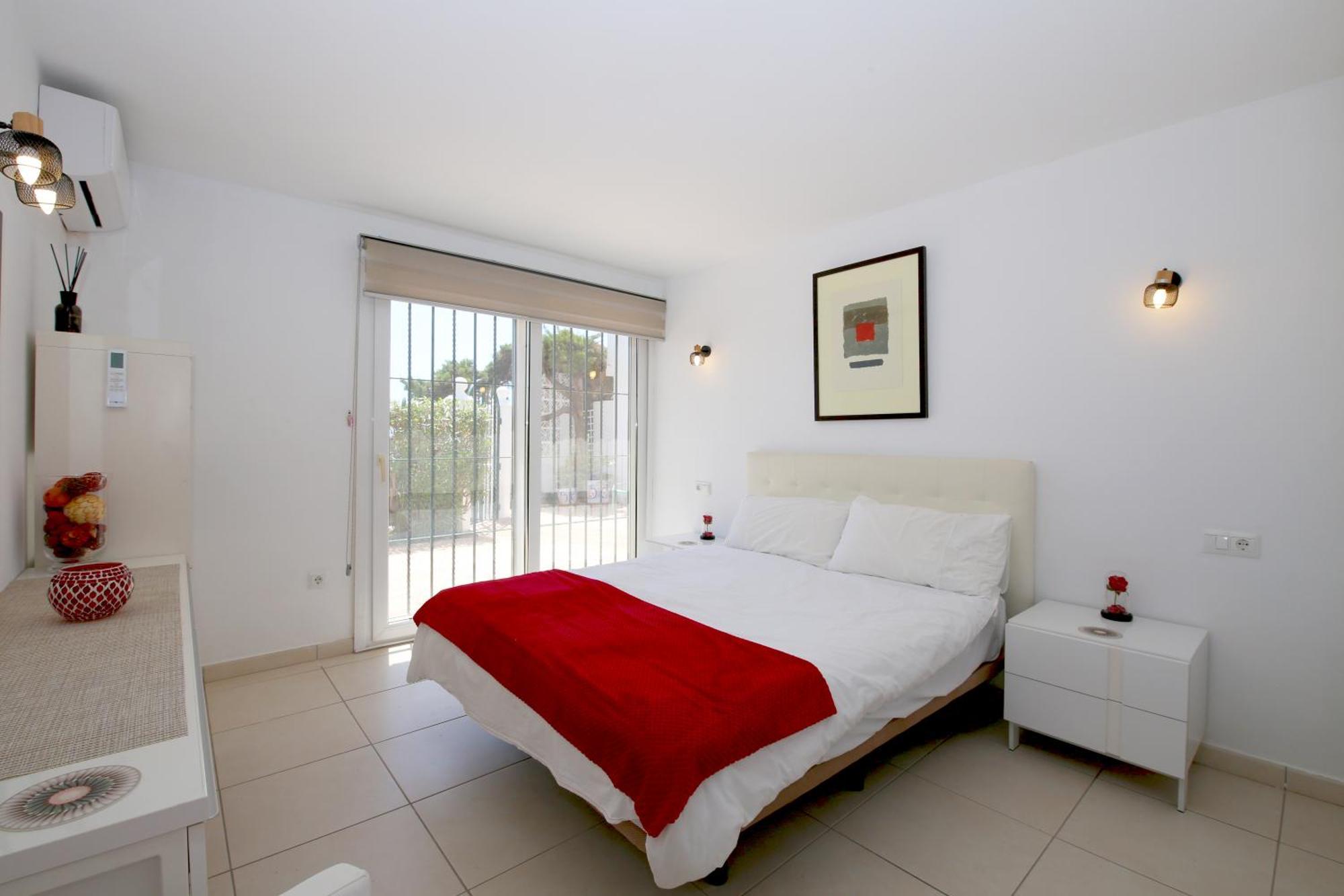 West Family Mostaza Villa Estepona